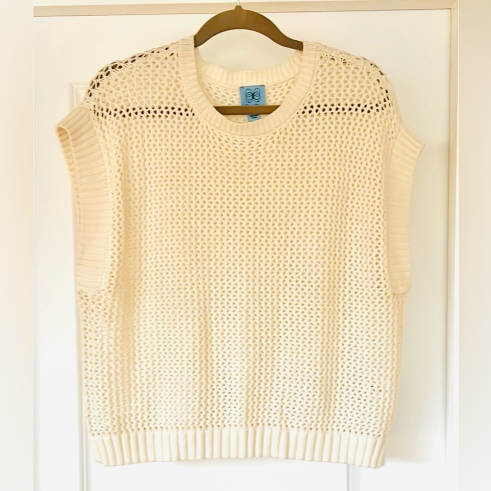 Cream Open Knit Crochet Sweater Vest Size Large